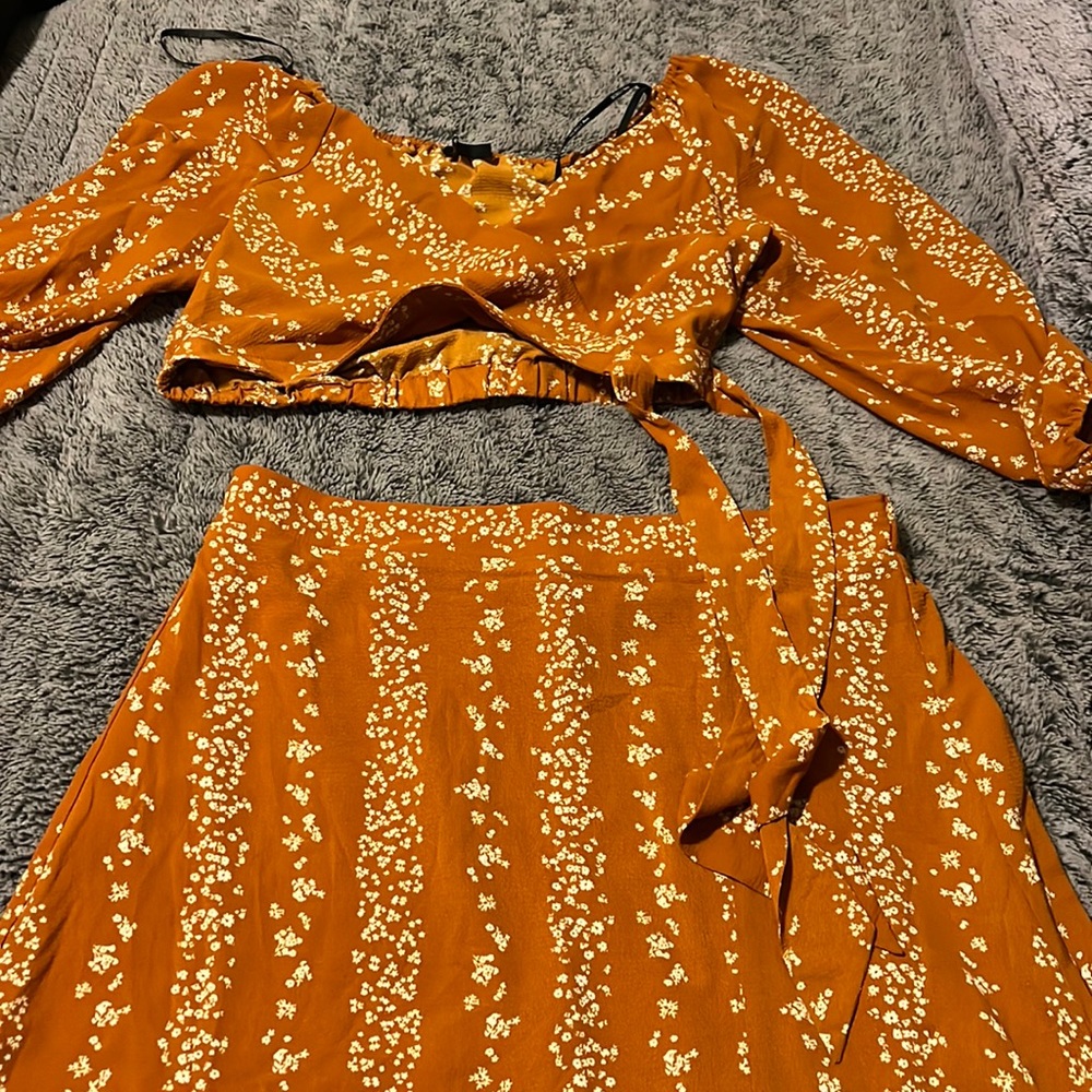 2 piece orange set size medium
